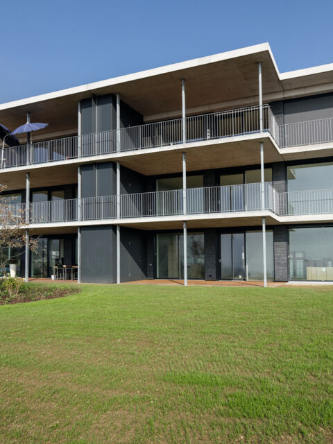 Eine Naturfassade mit Hinterl&uuml;ftung