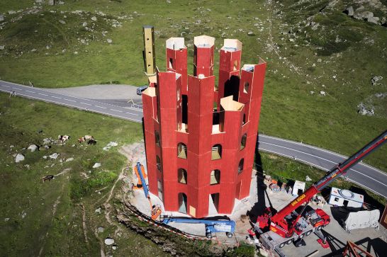 Tour du Julier - Silvaplana Bâtiment du théâtre Origen «Julierturm»