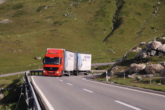 Tour du Julier - Silvaplana Bâtiment du théâtre Origen «Julierturm»