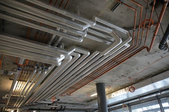 Sanitärleitungen Kalt-Warmwasser isoliert mit swissporKISODUR PIR Alu Kantonsspital Winterthur