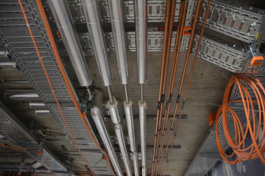 Sanitärleitungen Kalt-Warmwasser isoliert mit swissporKISODUR PIR Alu Kantonsspital Winterthur