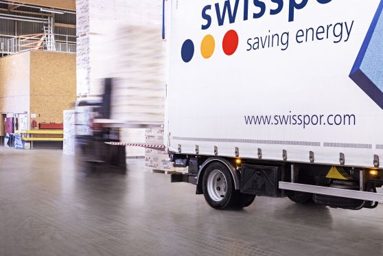 LKW in der Lagerhalle Lagerhalle Boswil