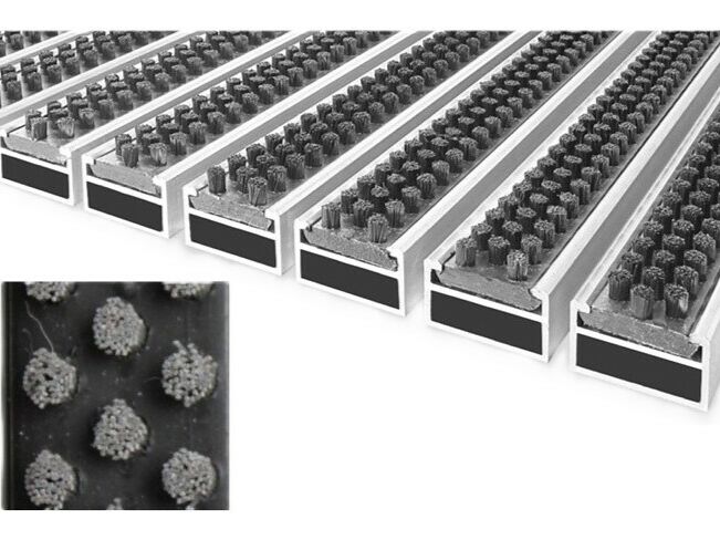 Sauberlaufmatte CB Matte mit Bürsteneinsatz