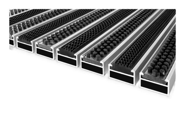 Sauberlaufmatte GCB Matte mit Gummi- und Bürsteneinsatz